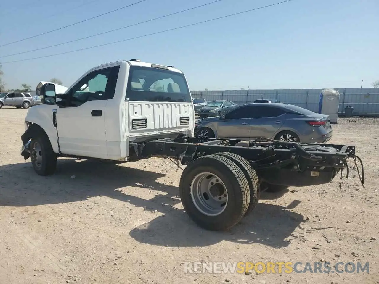 2 fotografías del automóvil dañado 1FDRF3G60NEE17240 FORD F350 2022