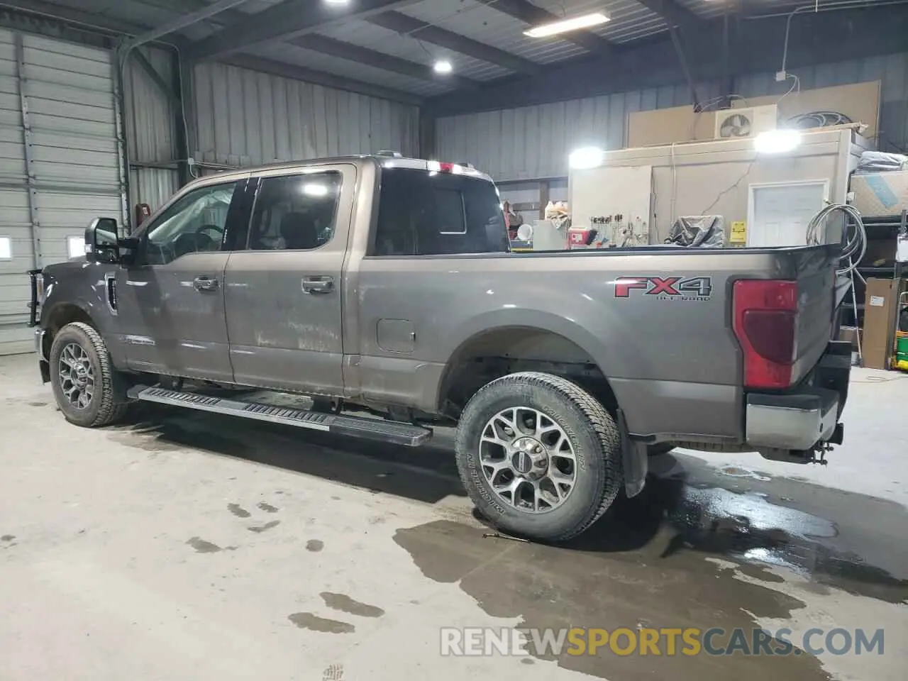2 fotografías del automóvil dañado 1FT8W3BTXNEC45165 FORD F350 2022