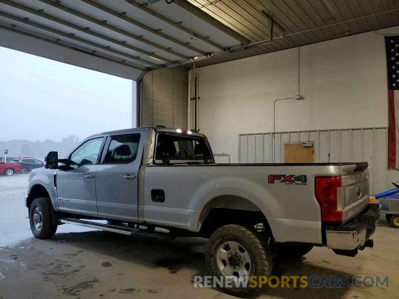 2 fotografías del automóvil dañado 1FT8W3BTXNEE87518 FORD F350 2022