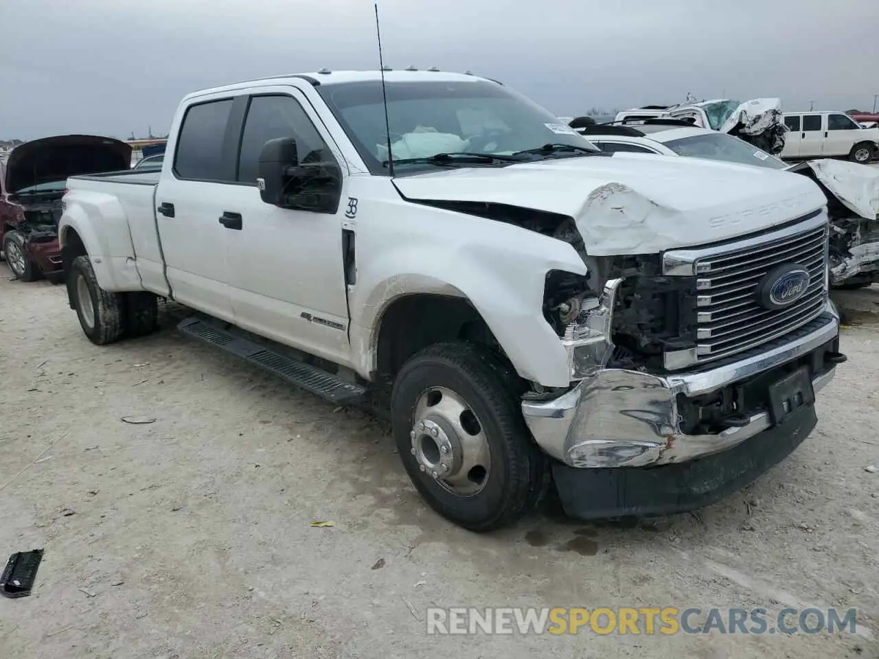 4 fotografías del automóvil dañado 1FT8W3DT5NEC61142 FORD F350 2022