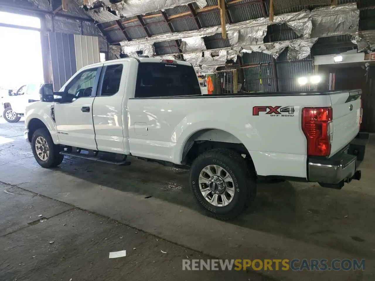 2 fotografías del automóvil dañado 1FT8X3BT8NEC35103 FORD F350 2022