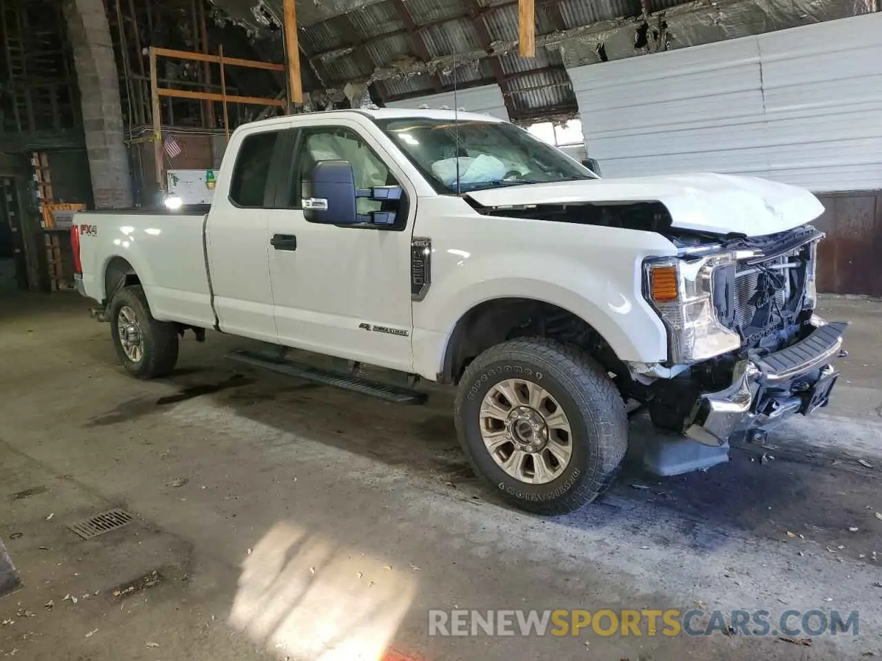 4 fotografías del automóvil dañado 1FT8X3BT8NEC35103 FORD F350 2022