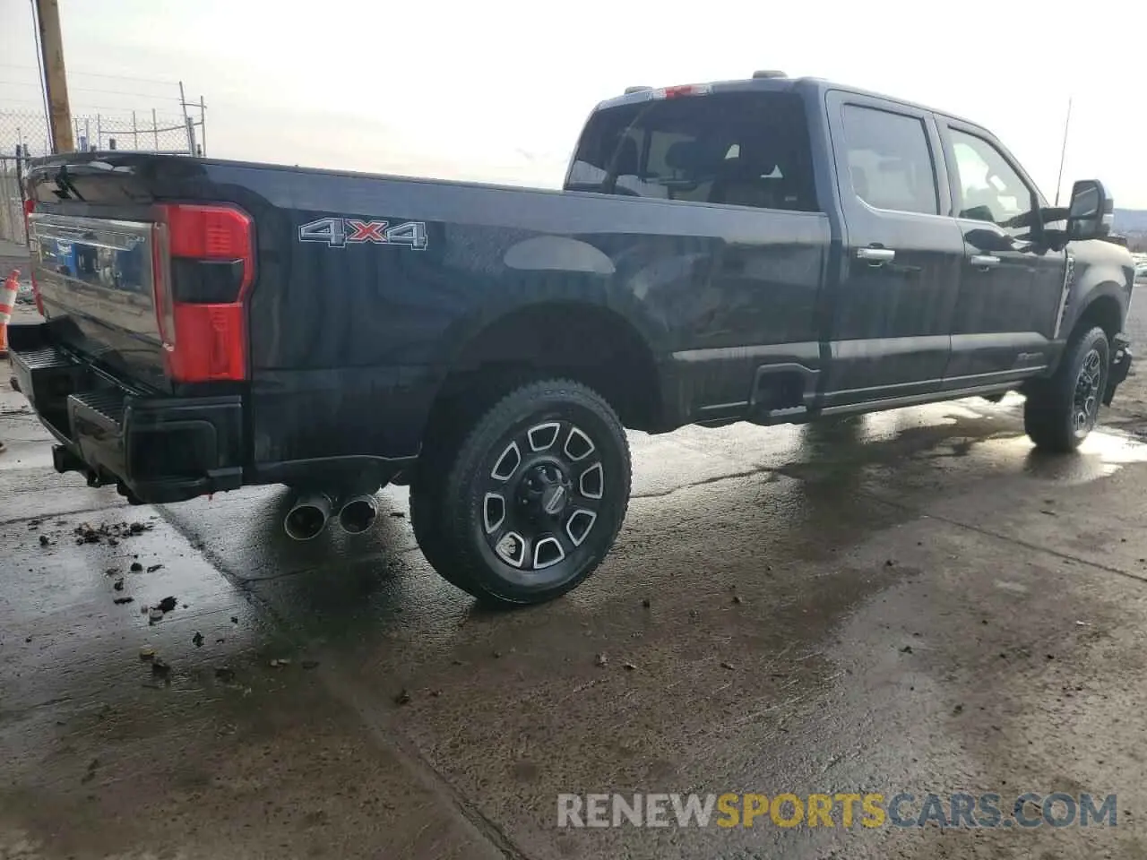 3 fotografías del automóvil dañado 1FT8W3BTXPEC79321 FORD F350 2023