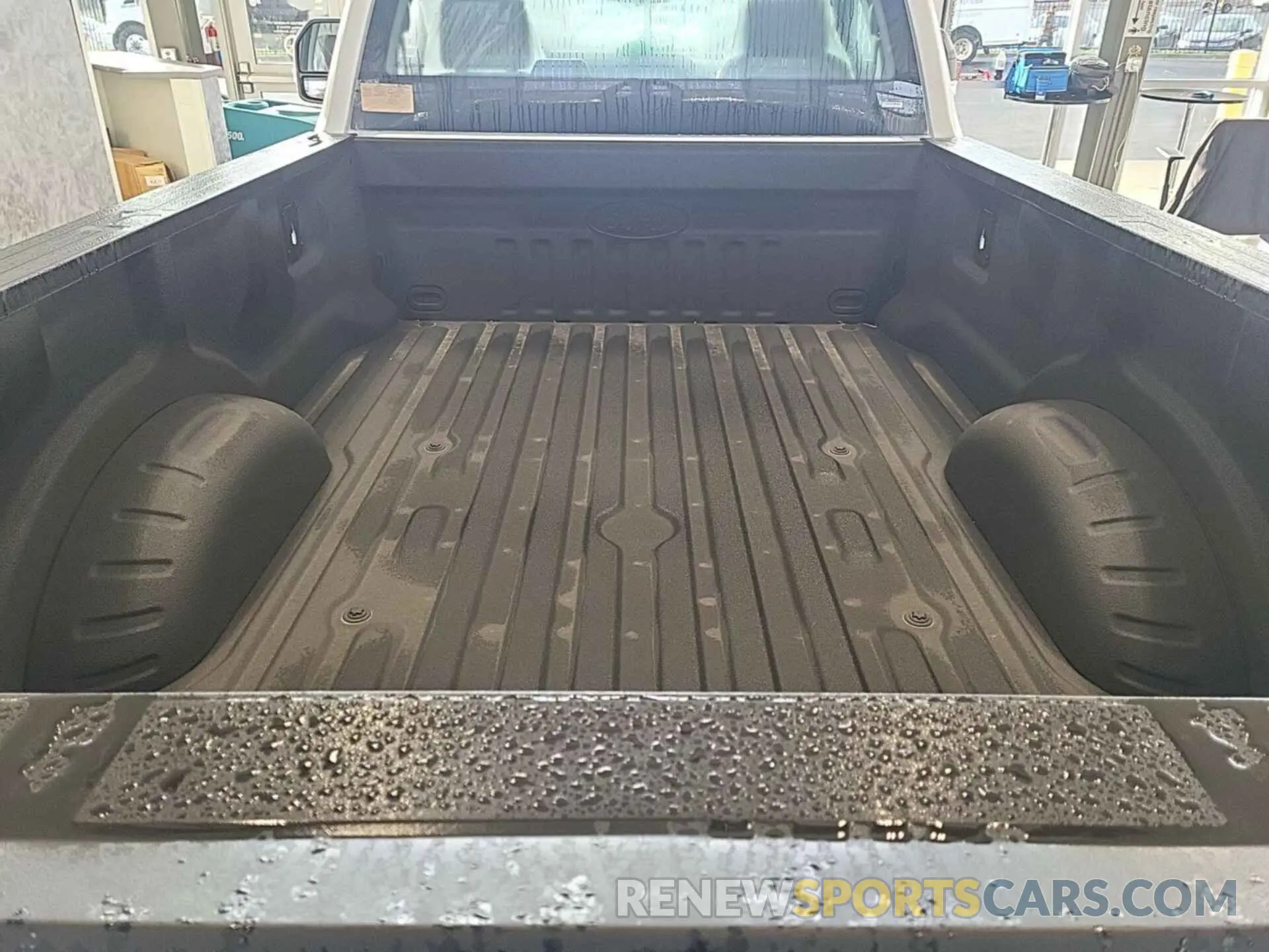 16 fotografías del automóvil dañado 1FTRF3CA5PED46425 FORD F350 2023