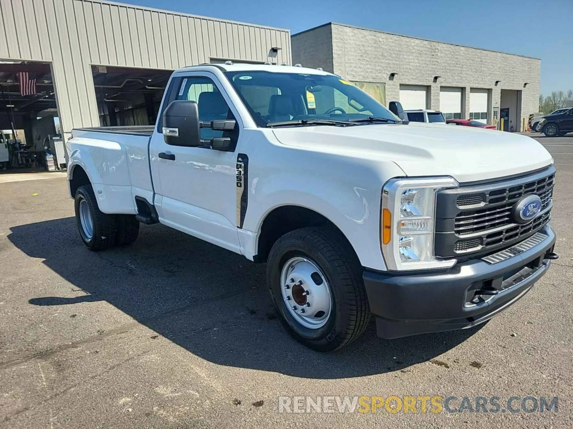 10 fotografías del automóvil dañado 1FTRF3CA7PED47088 FORD F350 2023