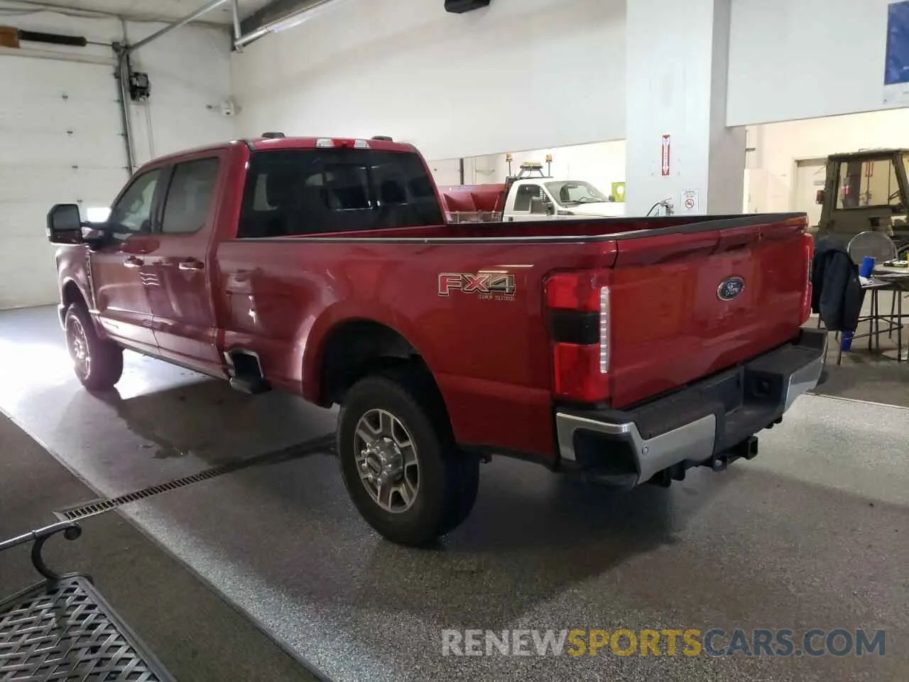 2 fotografías del automóvil dañado 1FT8W3BT5REF71350 FORD F350 2024