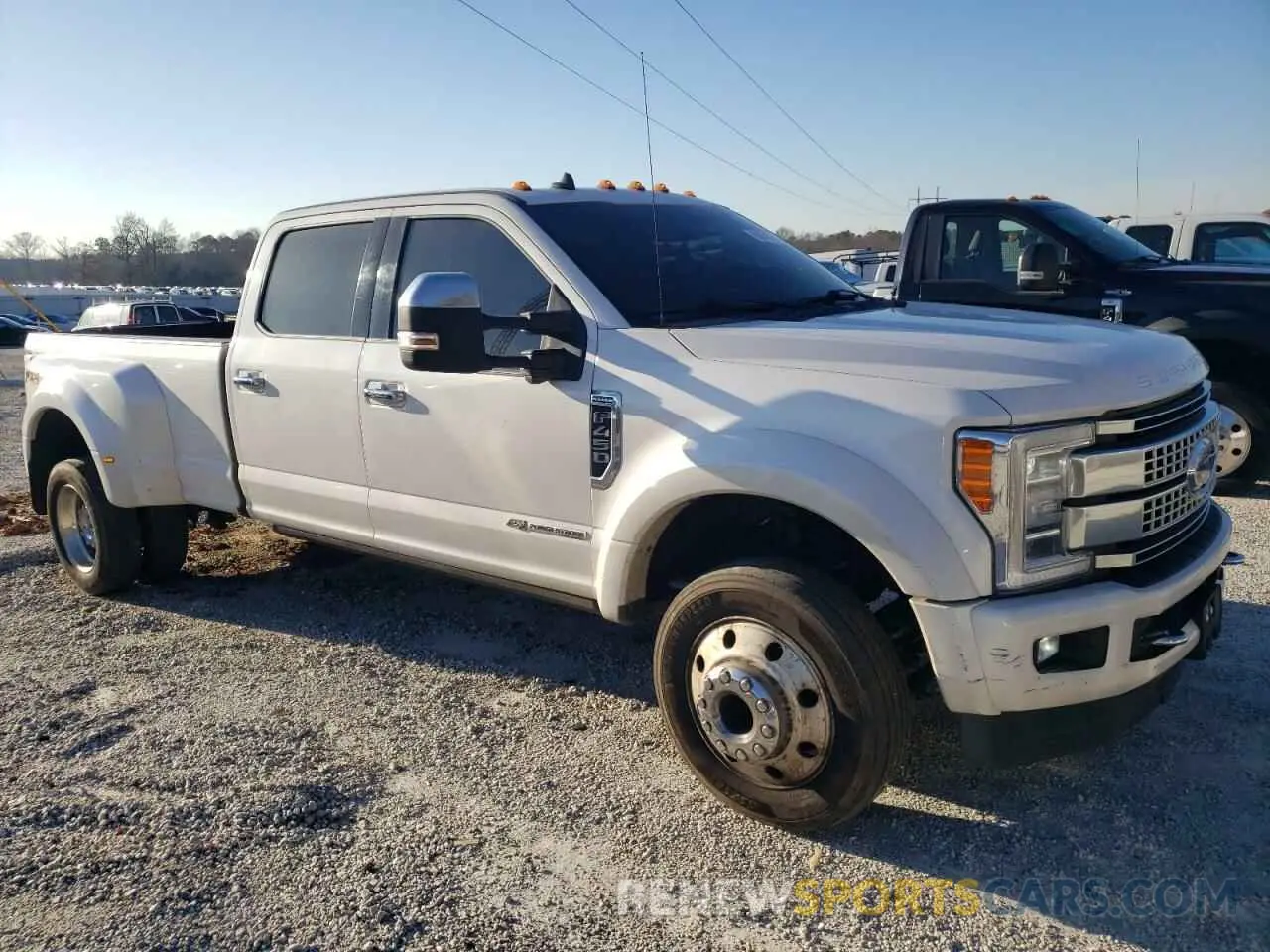 4 fotografías del automóvil dañado 1FT8W4DT0KEF64413 FORD F450 2019