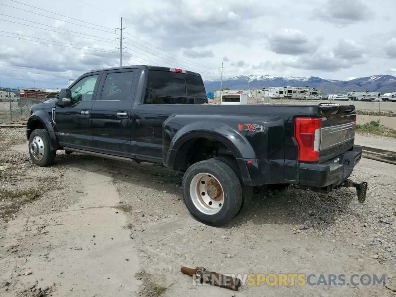 2 fotografías del automóvil dañado 1FT8W4DT2KEF39920 FORD F450 2019