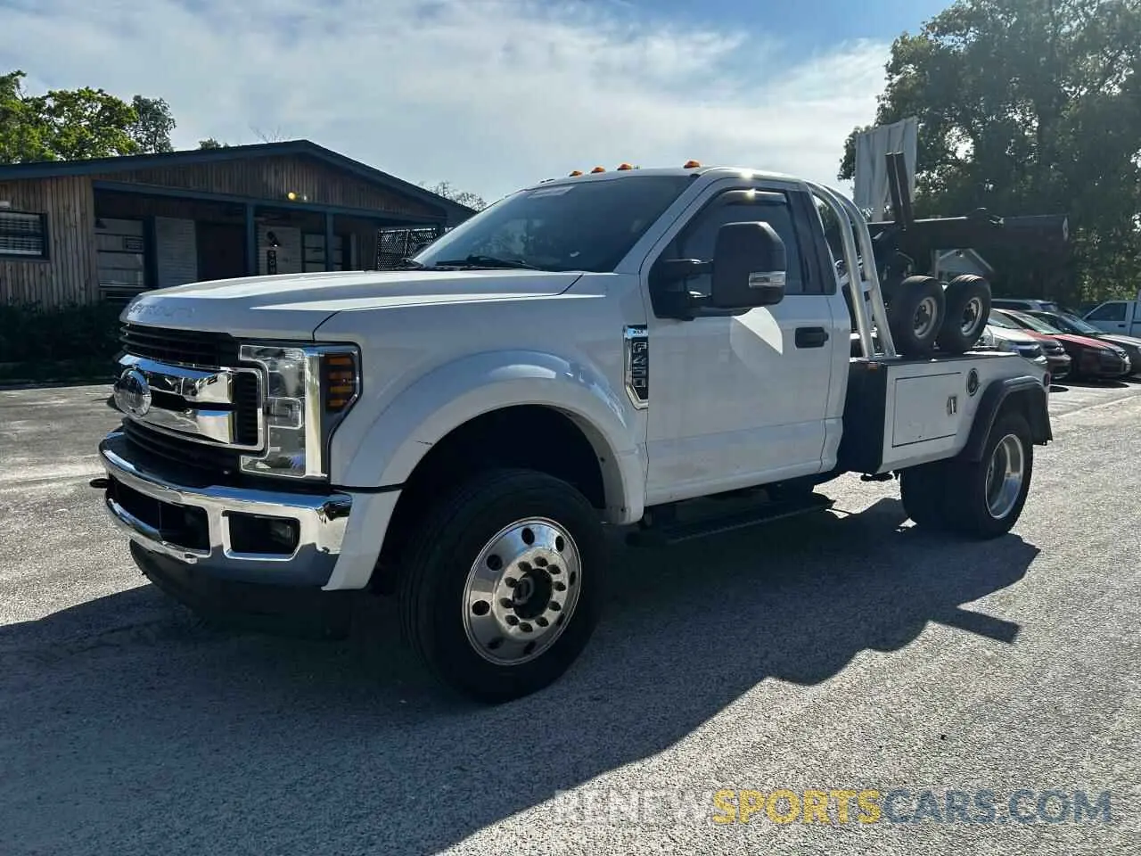 2 fotografías del automóvil dañado 1FTRF4DT4KEF88833 FORD F450 2019