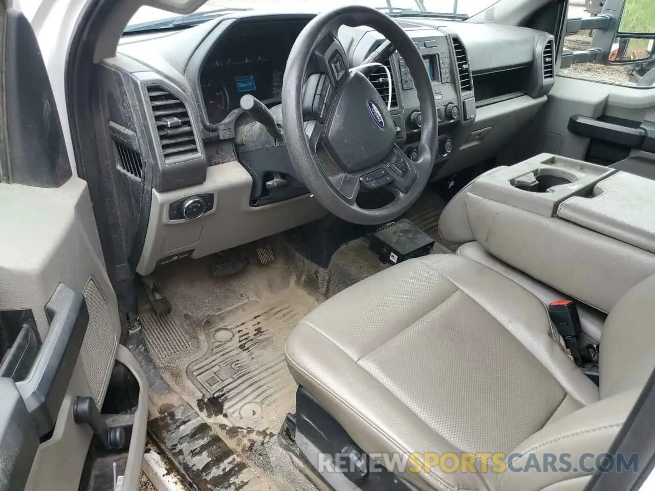 8 fotografías del automóvil dañado 1FDUF4GN8NDA18590 FORD F450 2022
