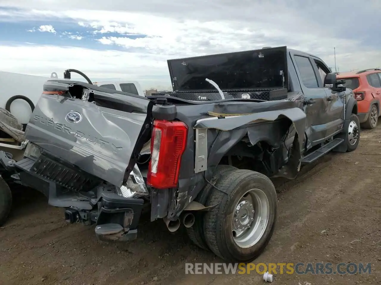 3 fotografías del automóvil dañado 1FT8W4DT1PEC19219 FORD F450 2023