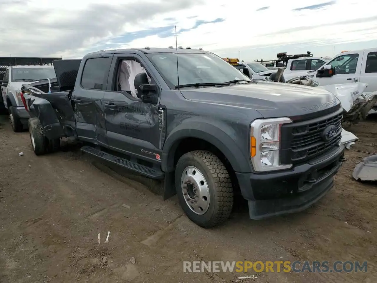 4 fotografías del automóvil dañado 1FT8W4DT1PEC19219 FORD F450 2023
