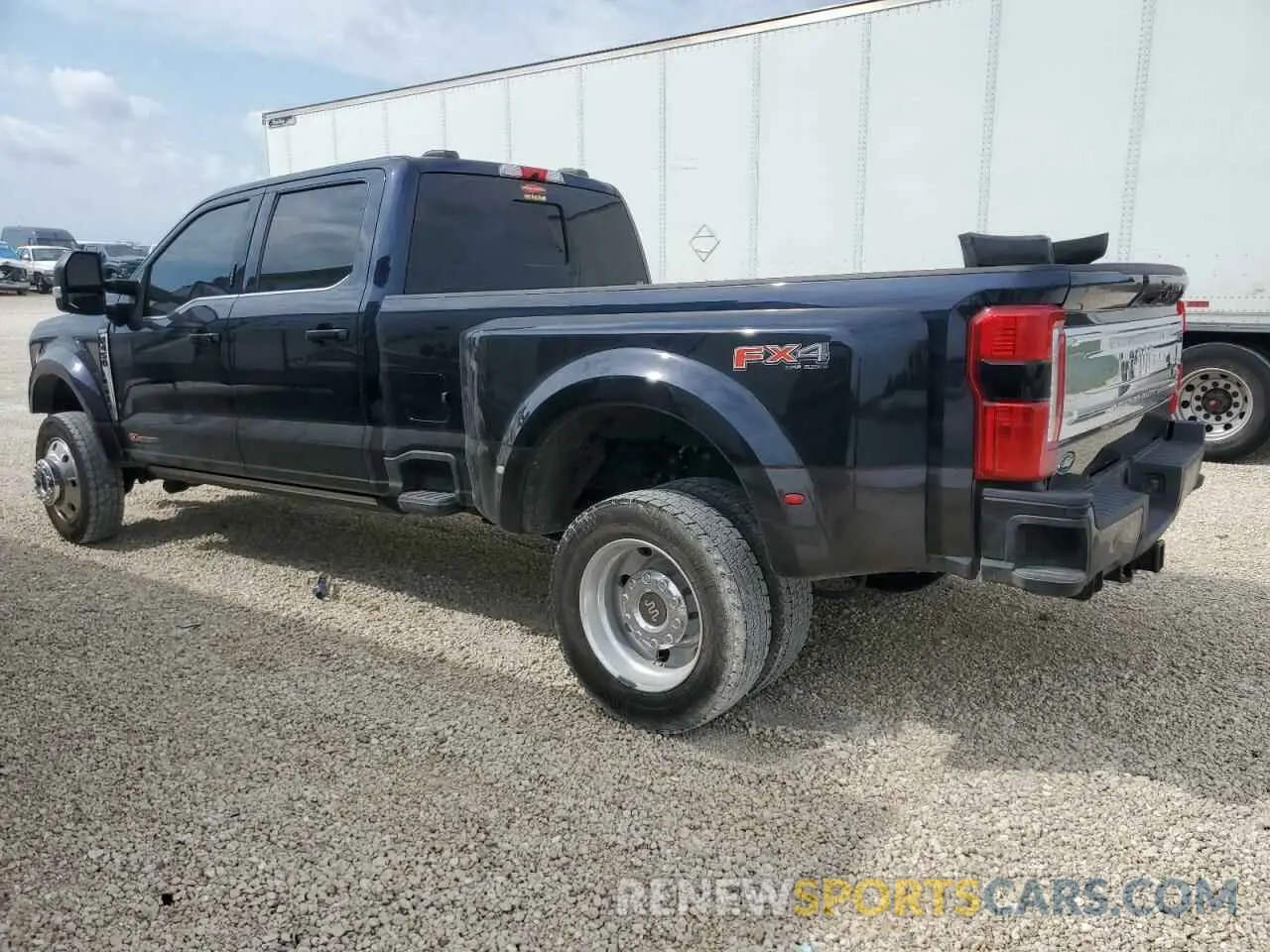 2 fotografías del automóvil dañado 1FT8W4DM0REC65149 FORD F450 2024