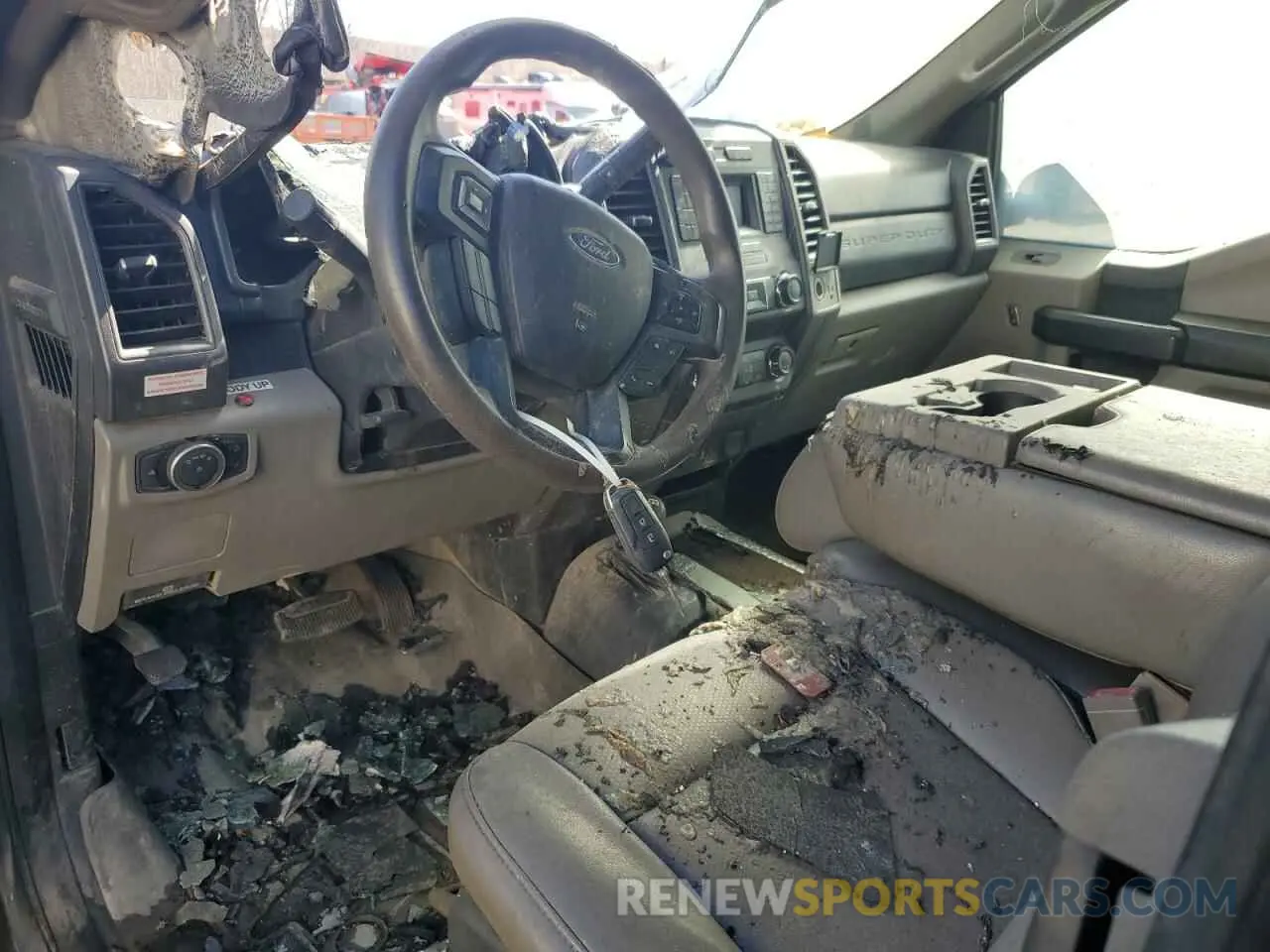 8 fotografías del automóvil dañado 1FD0X5HT8KEE28455 FORD F550 2019