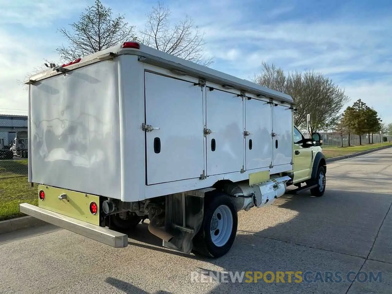 4 fotografías del automóvil dañado 1FDUF5GY2KEE44149 FORD F550 2019