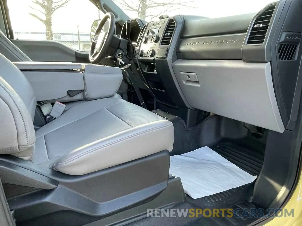 5 fotografías del automóvil dañado 1FDUF5GY2KEE44149 FORD F550 2019