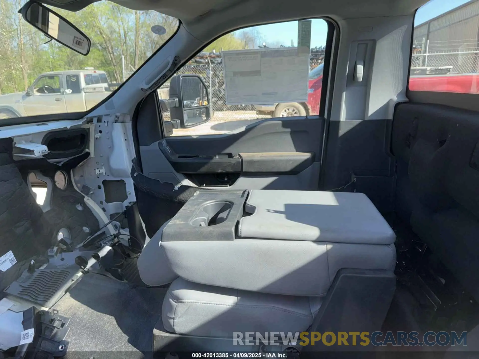 5 fotografías del automóvil dañado 1FDUF5HT3REF16196 FORD F550 2024