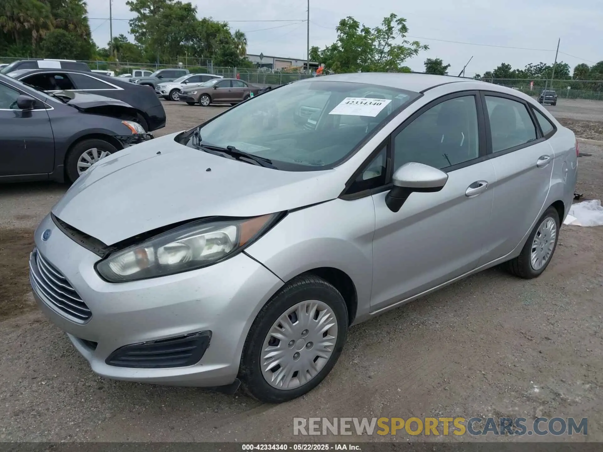 2 fotografías del automóvil dañado 3FADP4AJ0KM154371 FORD FIESTA 2019