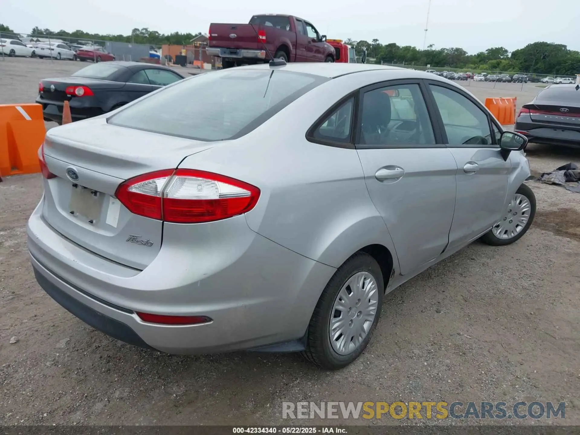 4 fotografías del automóvil dañado 3FADP4AJ0KM154371 FORD FIESTA 2019