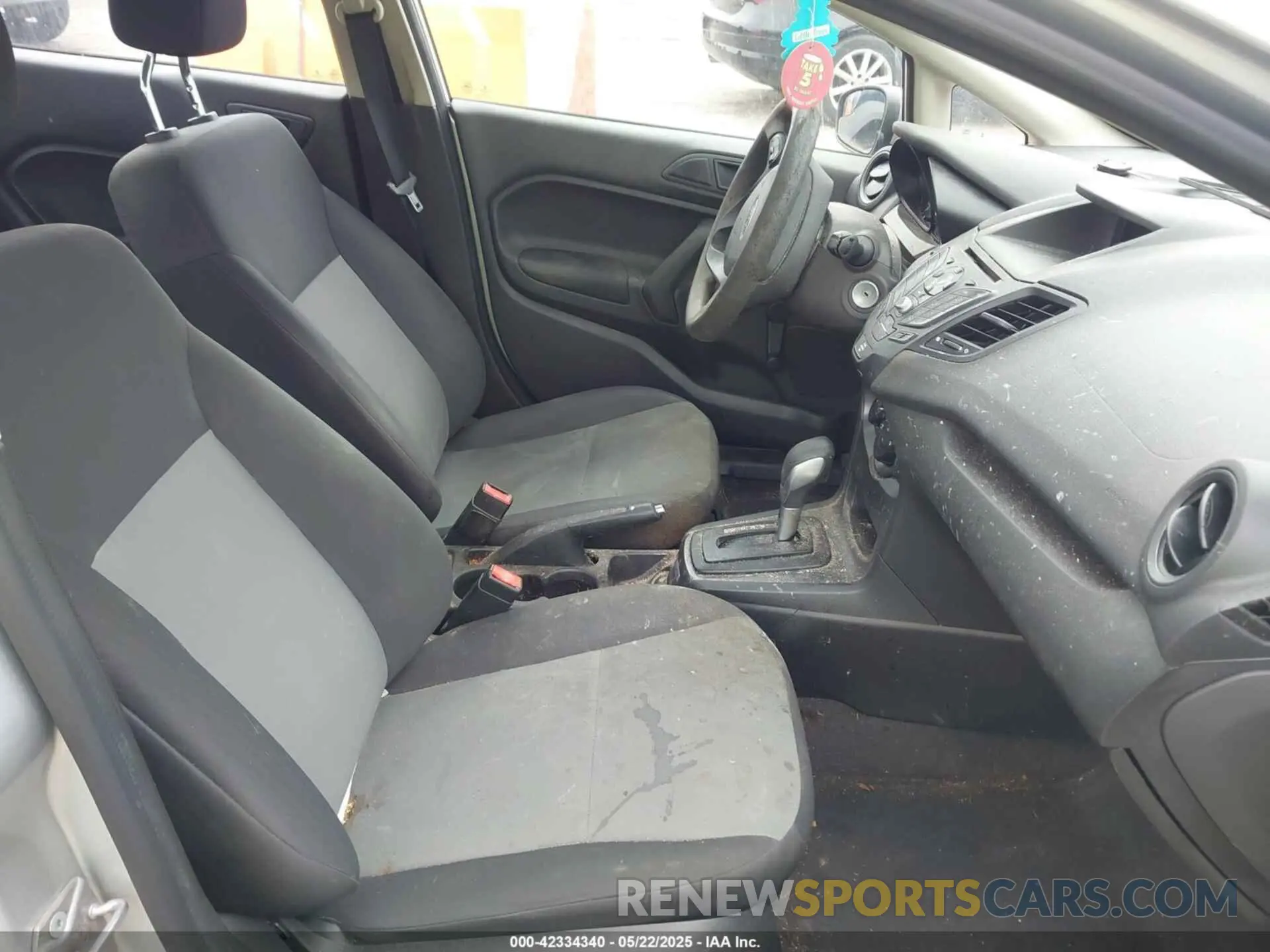 5 fotografías del automóvil dañado 3FADP4AJ0KM154371 FORD FIESTA 2019
