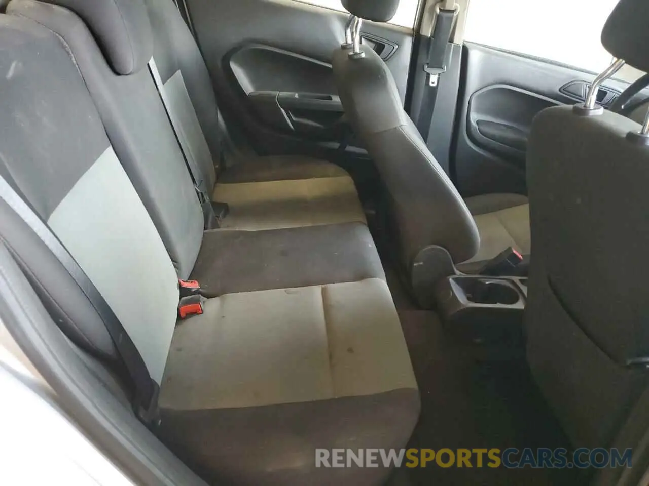 10 fotografías del automóvil dañado 3FADP4AJ2KM162522 FORD FIESTA 2019