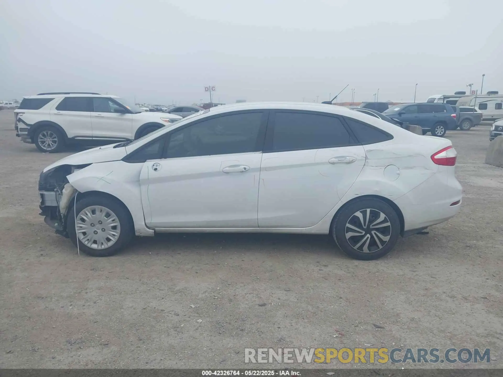 15 fotografías del automóvil dañado 3FADP4AJ5KM112102 FORD FIESTA 2019