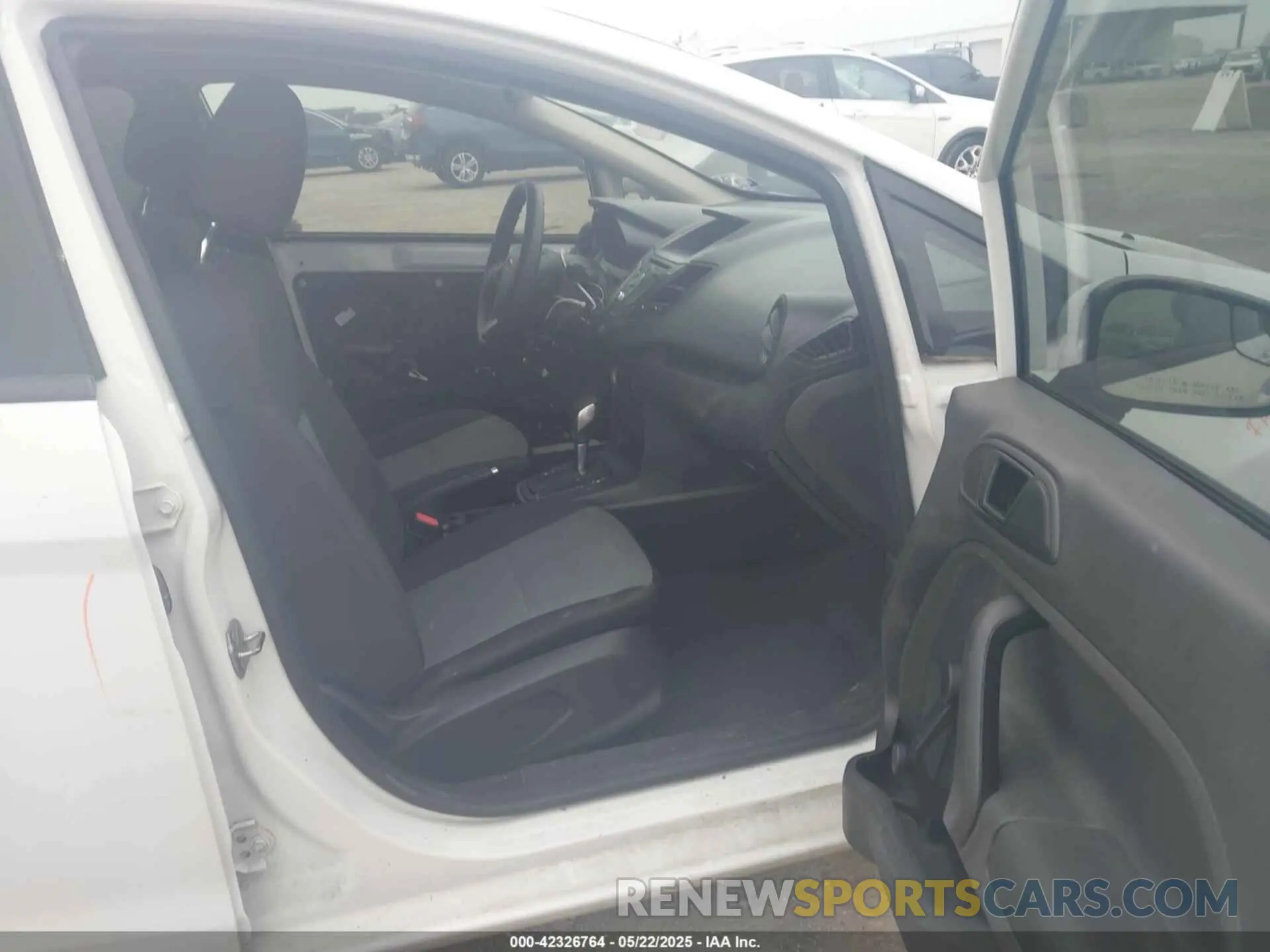 5 fotografías del automóvil dañado 3FADP4AJ5KM112102 FORD FIESTA 2019