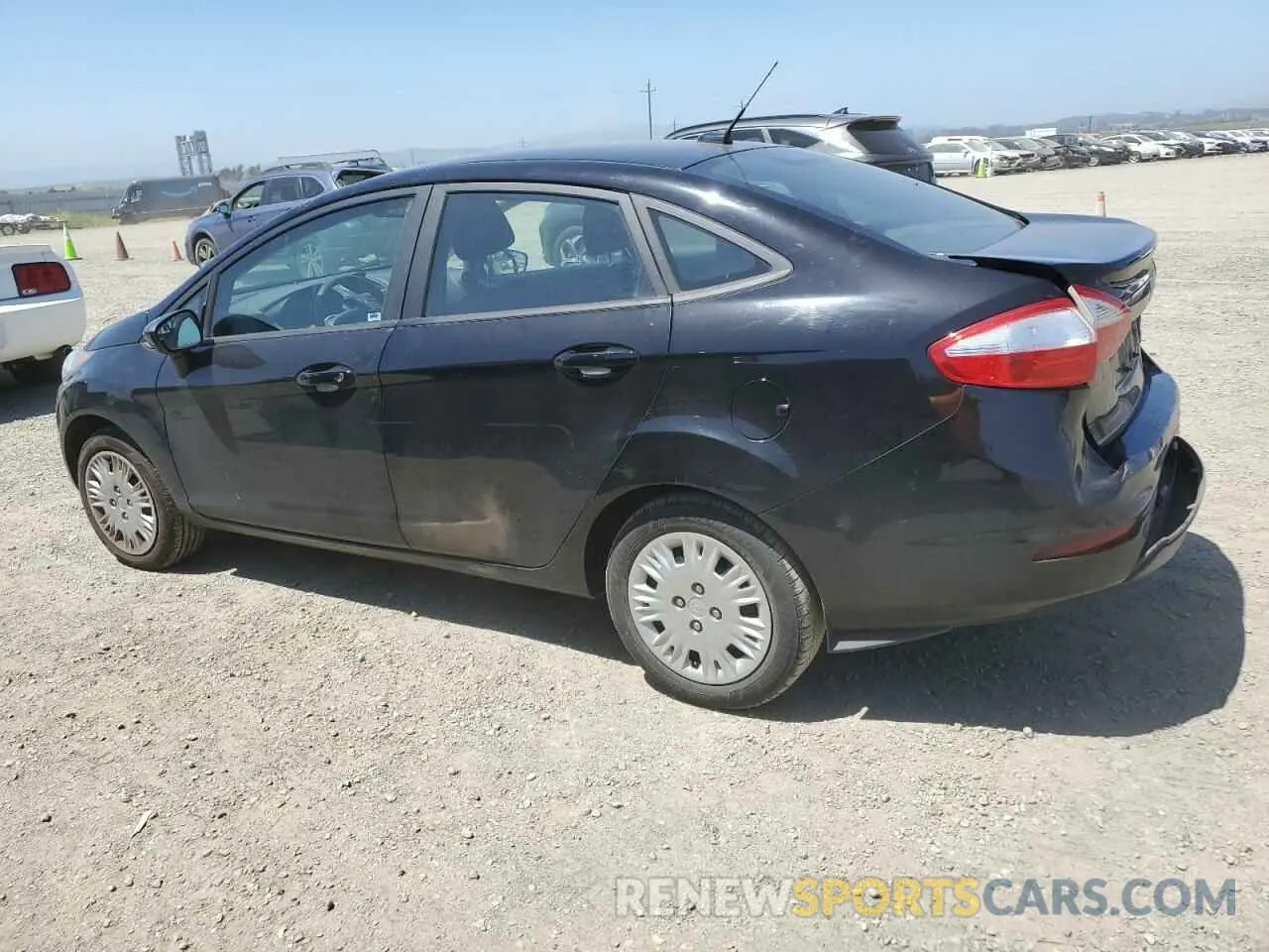 2 fotografías del automóvil dañado 3FADP4AJ5KM127828 FORD FIESTA 2019