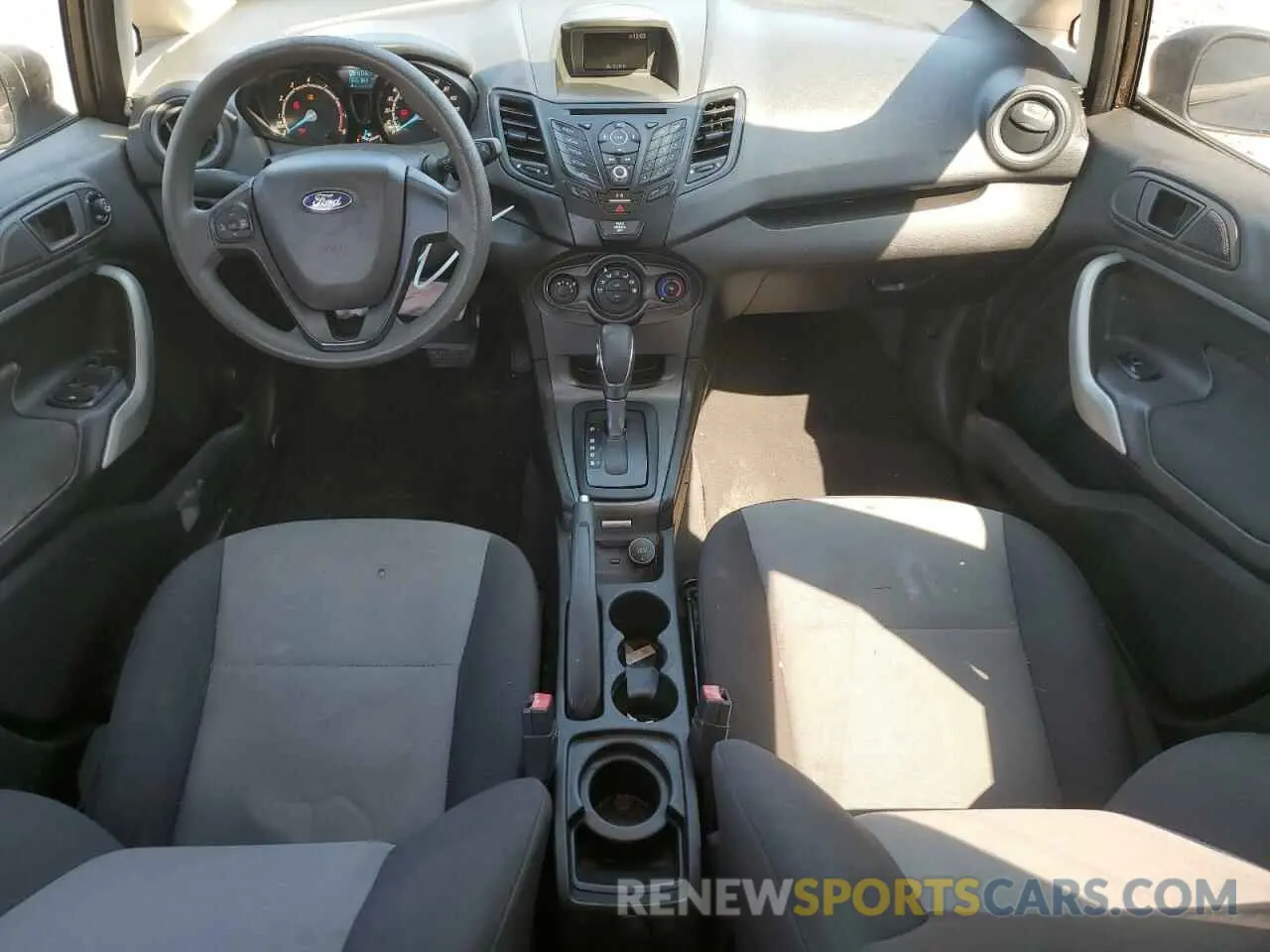 8 fotografías del automóvil dañado 3FADP4AJ5KM161509 FORD FIESTA 2019