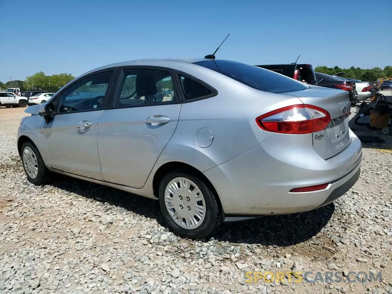 2 fotografías del automóvil dañado 3FADP4AJ7KM140354 FORD FIESTA 2019
