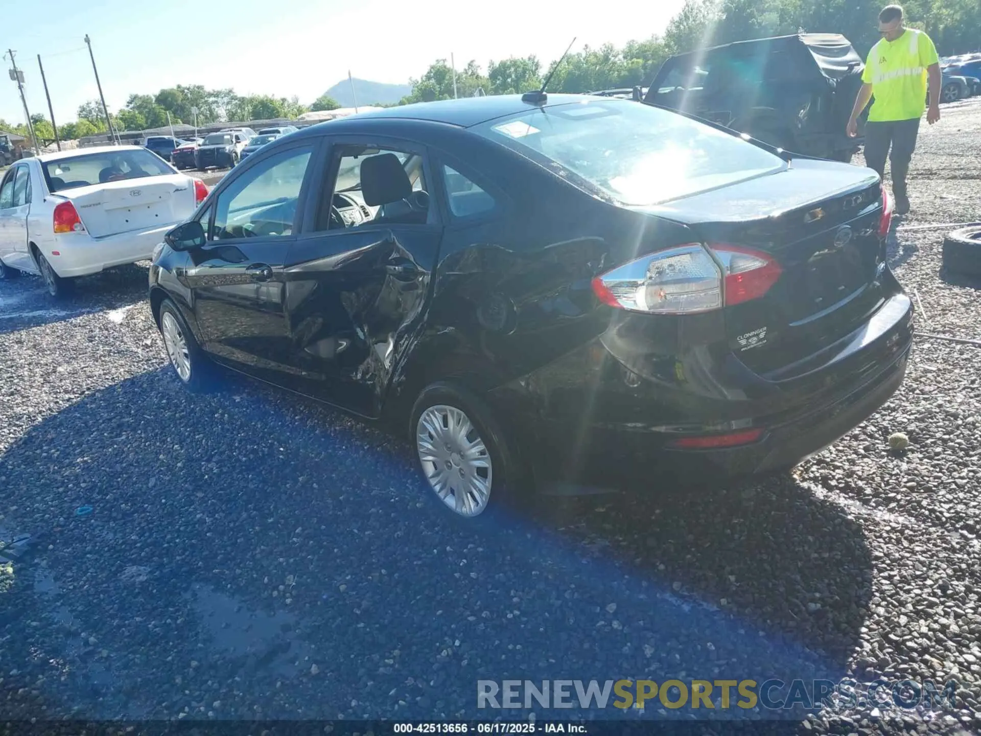 3 fotografías del automóvil dañado 3FADP4AJ9KM125628 FORD FIESTA 2019