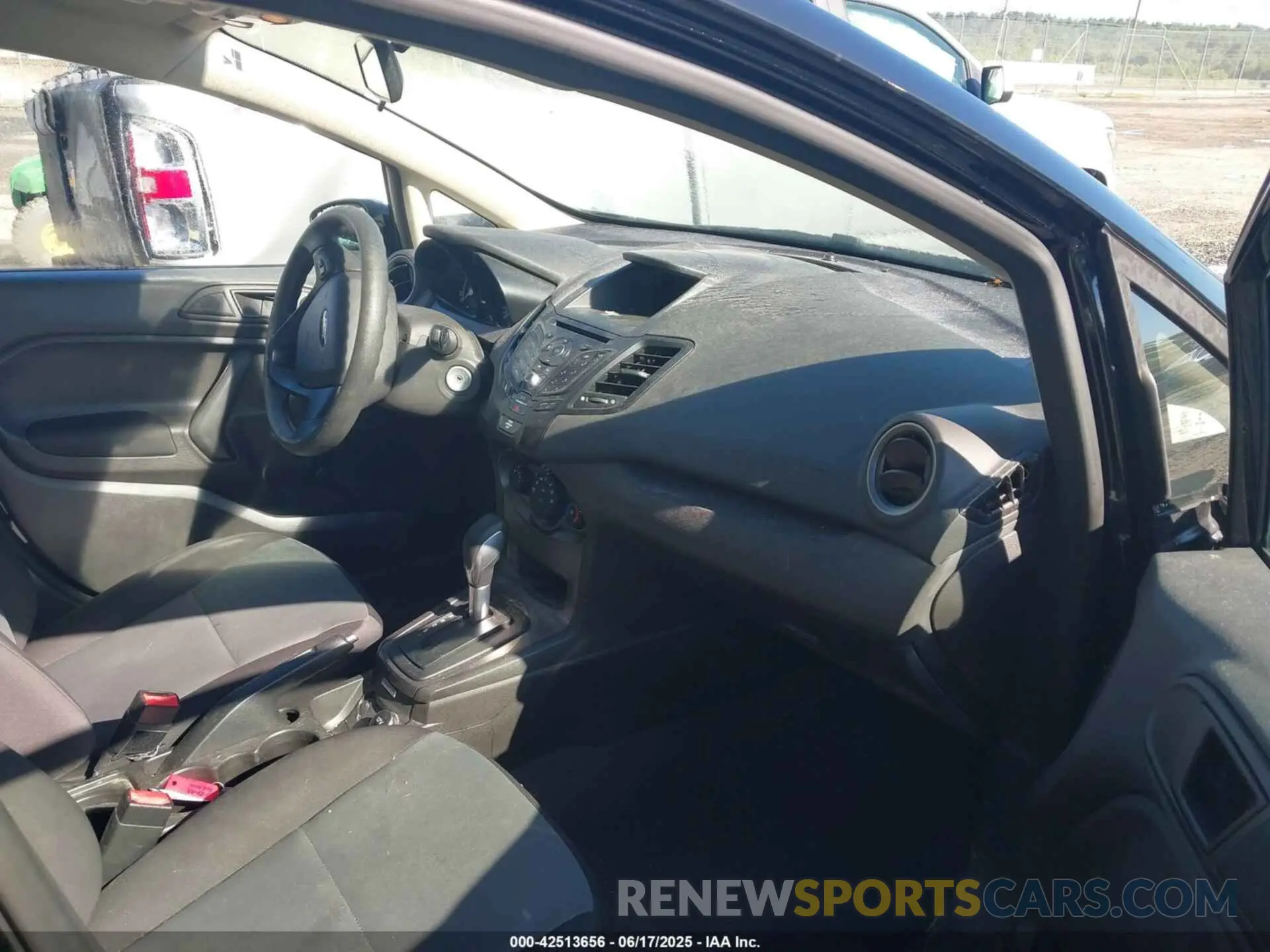 5 fotografías del automóvil dañado 3FADP4AJ9KM125628 FORD FIESTA 2019