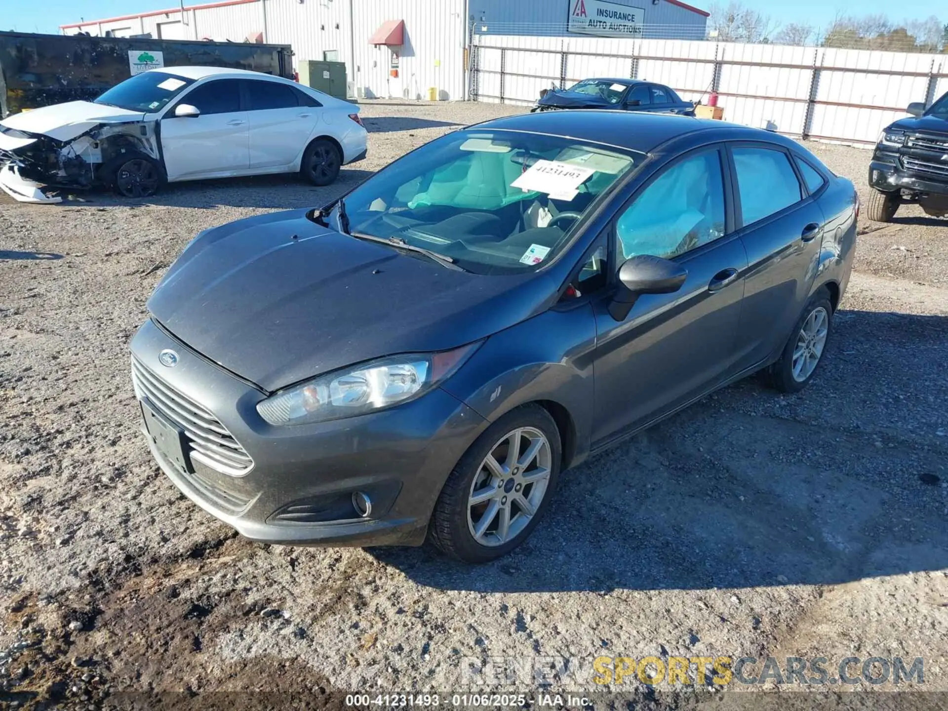 2 fotografías del automóvil dañado 3FADP4BJ0KM123703 FORD FIESTA 2019