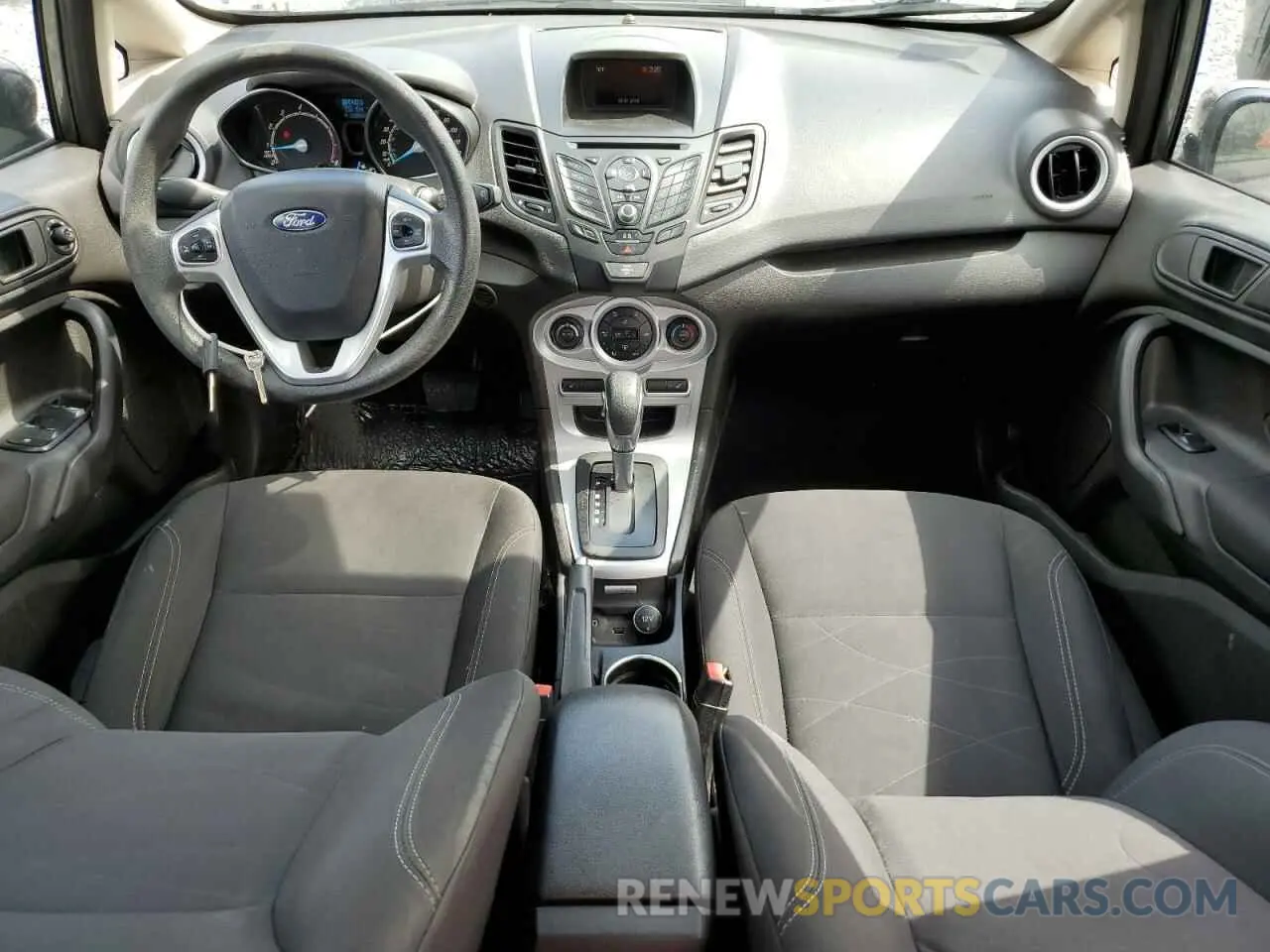 8 fotografías del automóvil dañado 3FADP4BJ0KM131302 FORD FIESTA 2019