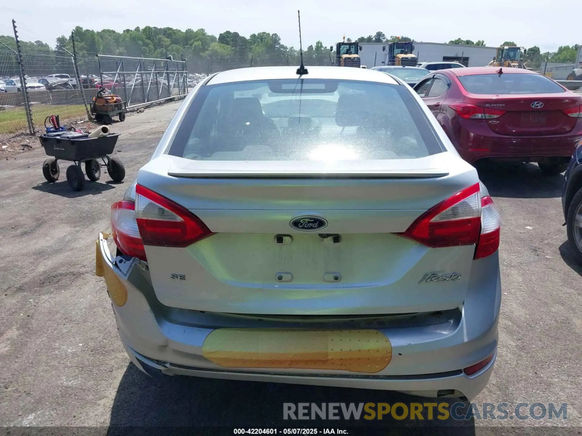 16 fotografías del automóvil dañado 3FADP4BJ0KM133096 FORD FIESTA 2019