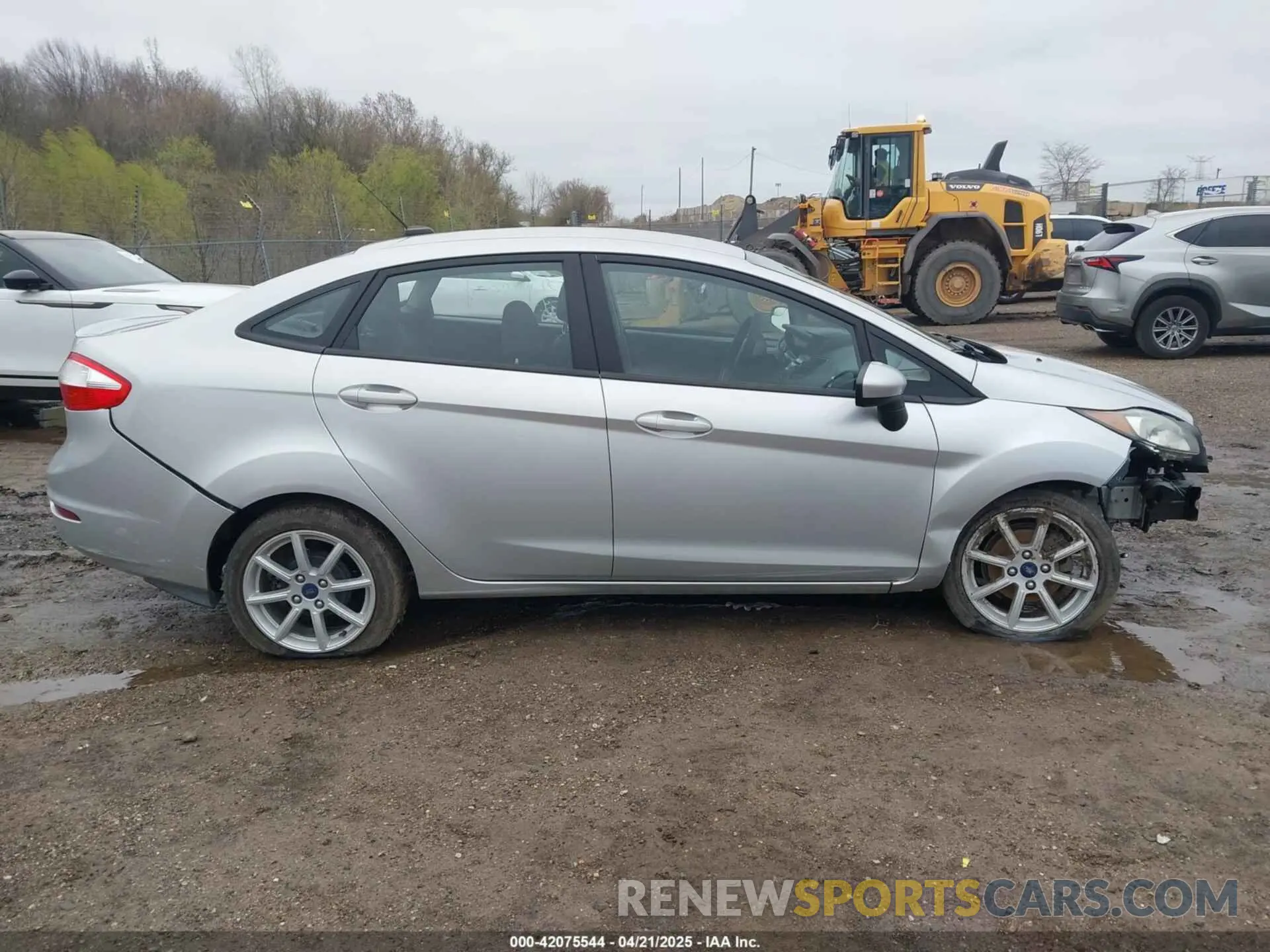 13 fotografías del automóvil dañado 3FADP4BJ0KM137049 FORD FIESTA 2019