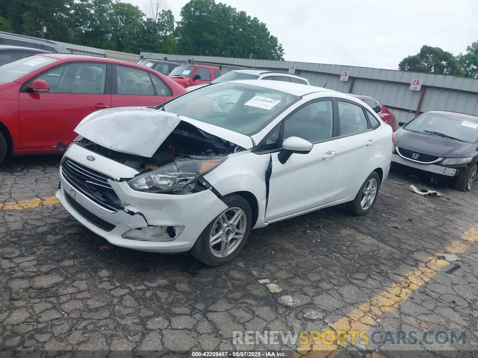 2 fotografías del automóvil dañado 3FADP4BJ0KM154255 FORD FIESTA 2019