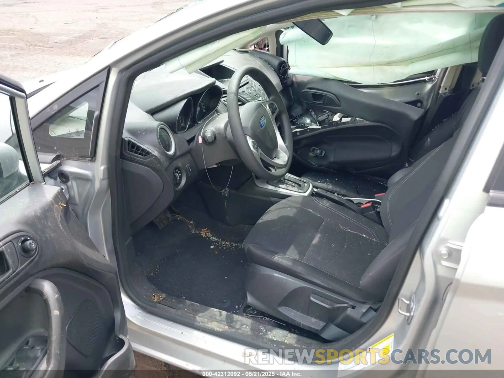 5 fotografías del automóvil dañado 3FADP4BJ1KM104464 FORD FIESTA 2019