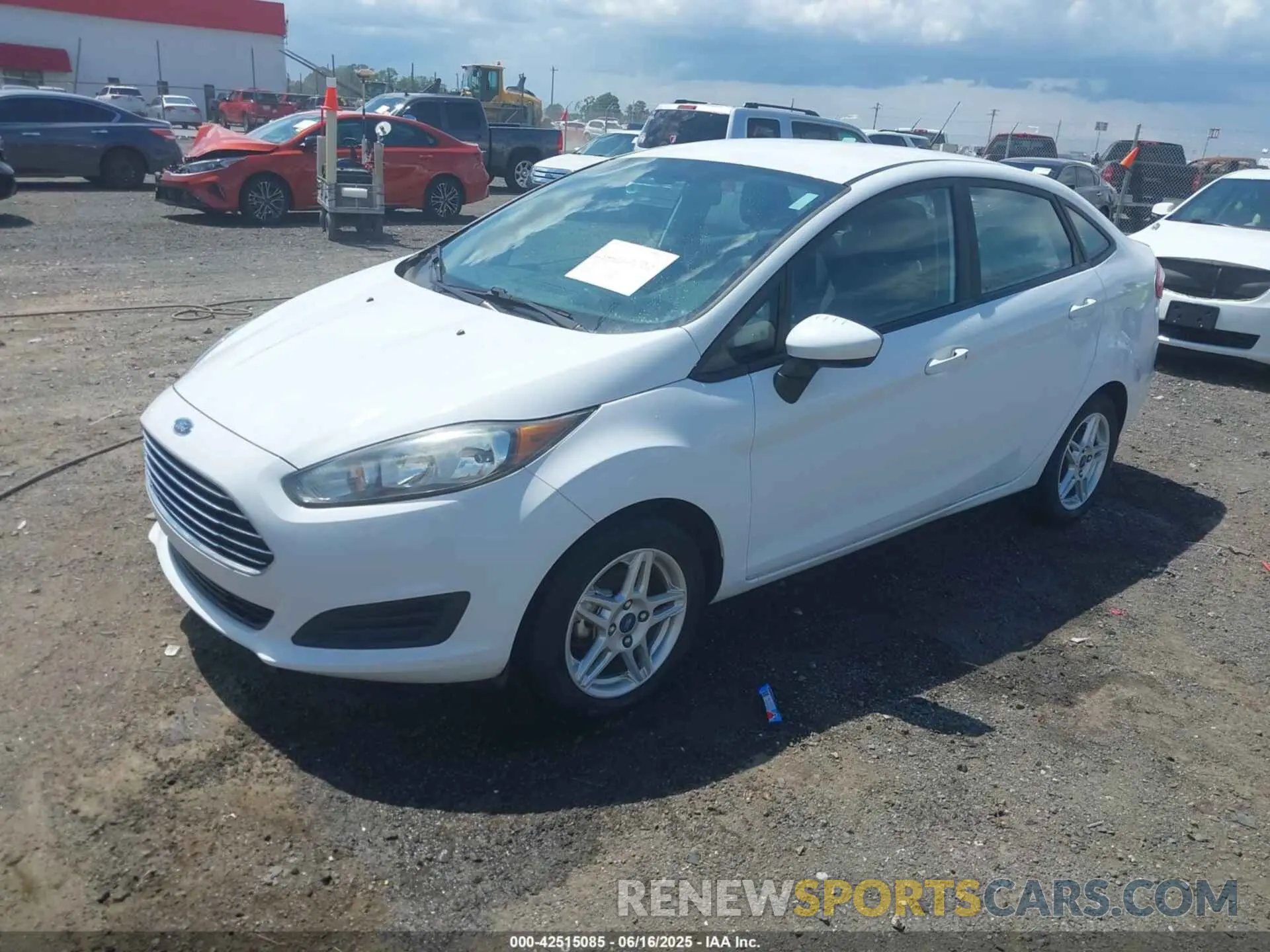 2 fotografías del automóvil dañado 3FADP4BJ1KM123158 FORD FIESTA 2019