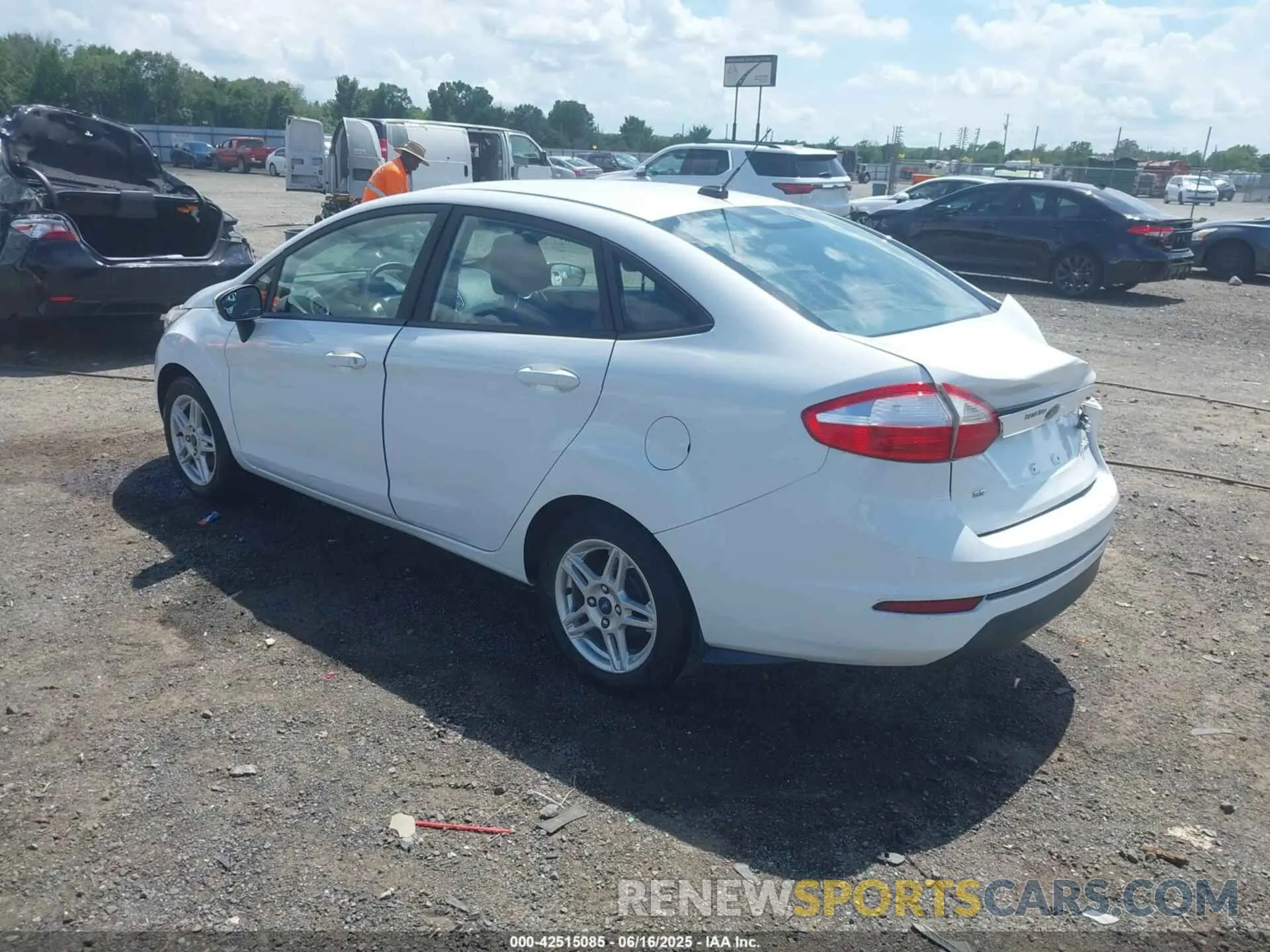 3 fotografías del automóvil dañado 3FADP4BJ1KM123158 FORD FIESTA 2019