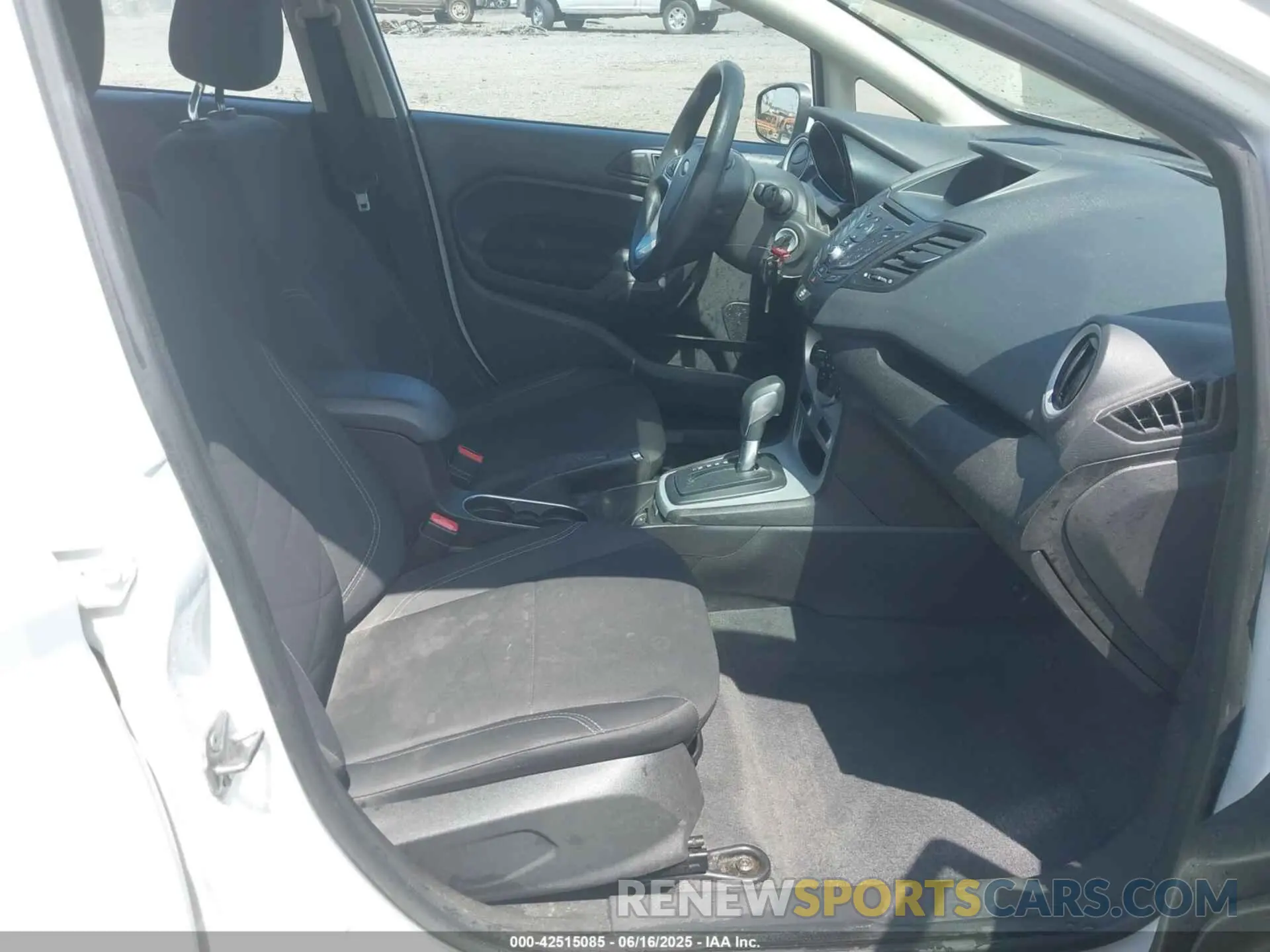 5 fotografías del automóvil dañado 3FADP4BJ1KM123158 FORD FIESTA 2019