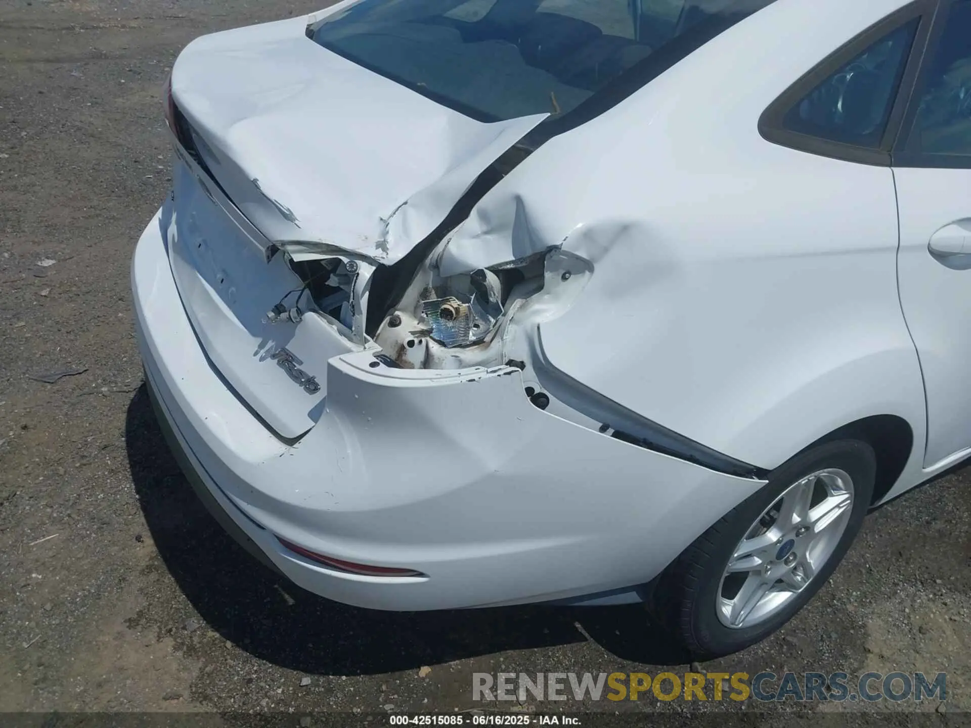 6 fotografías del automóvil dañado 3FADP4BJ1KM123158 FORD FIESTA 2019
