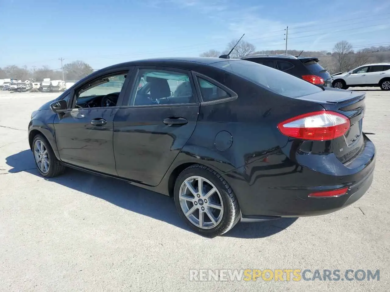 2 fotografías del automóvil dañado 3FADP4BJ1KM133785 FORD FIESTA 2019