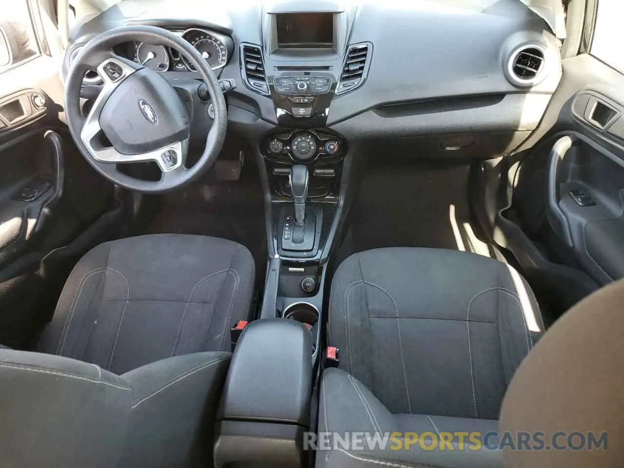 8 fotografías del automóvil dañado 3FADP4BJ1KM133785 FORD FIESTA 2019