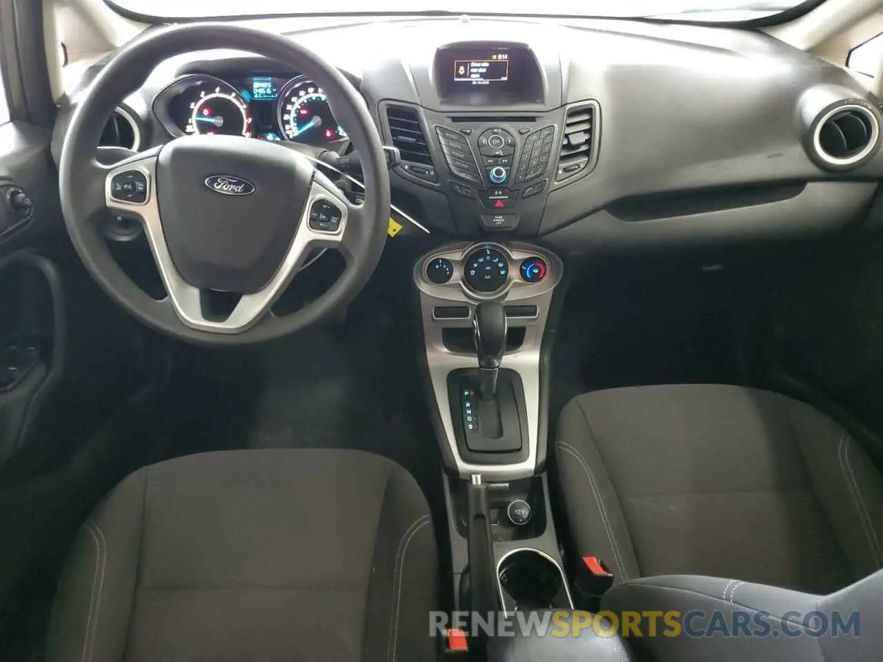 8 fotografías del automóvil dañado 3FADP4BJ2KM117840 FORD FIESTA 2019