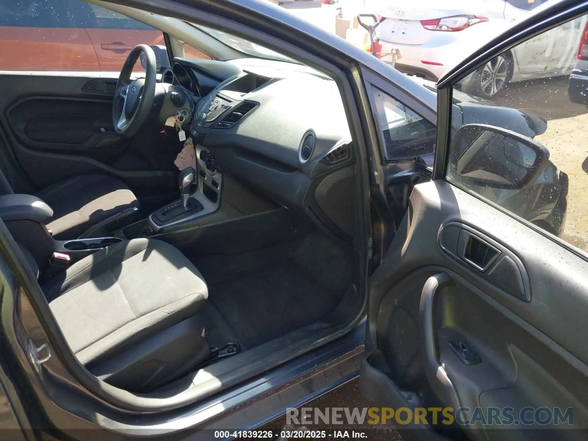 5 fotografías del automóvil dañado 3FADP4BJ2KM122701 FORD FIESTA 2019