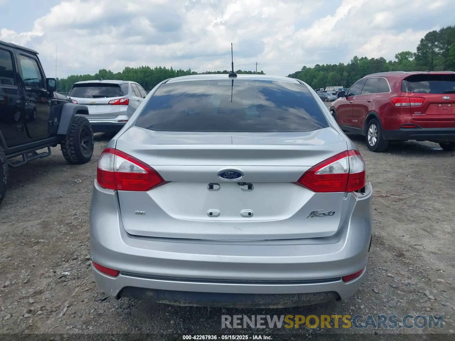 17 fotografías del automóvil dañado 3FADP4BJ2KM132015 FORD FIESTA 2019