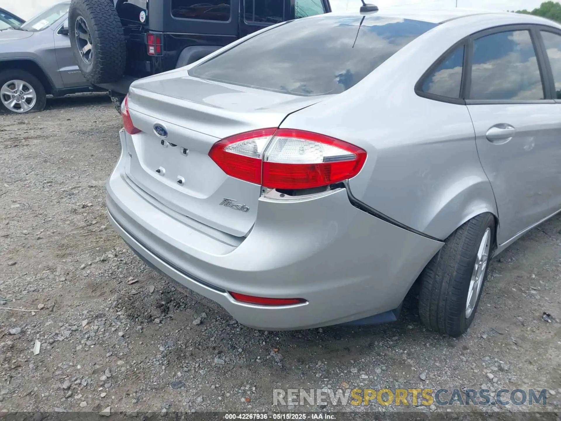 21 fotografías del automóvil dañado 3FADP4BJ2KM132015 FORD FIESTA 2019