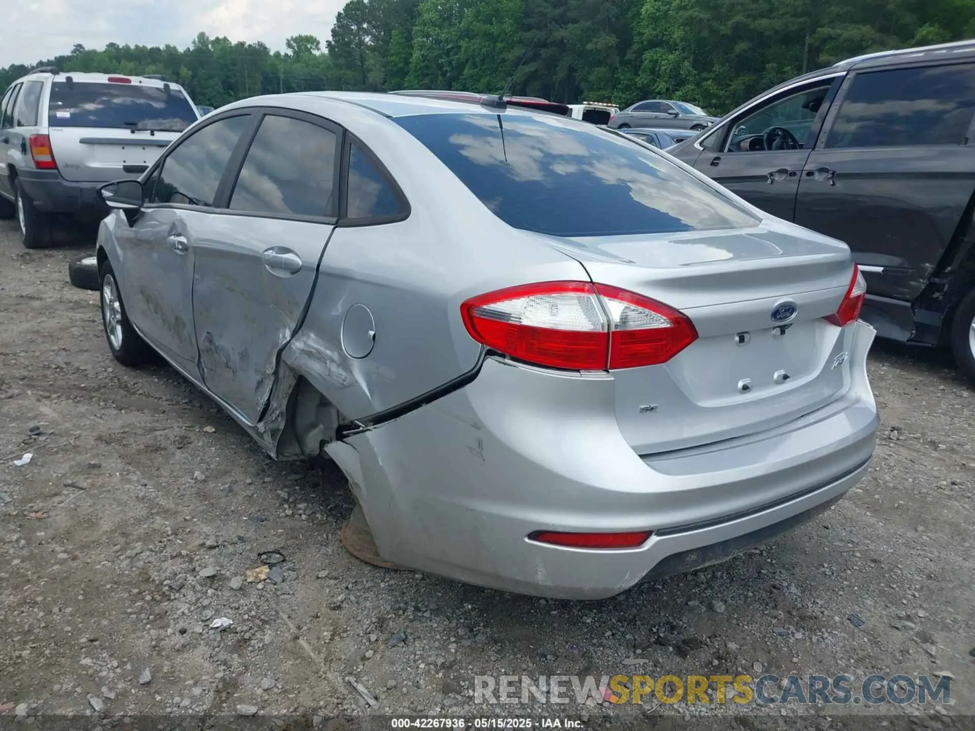 3 fotografías del automóvil dañado 3FADP4BJ2KM132015 FORD FIESTA 2019
