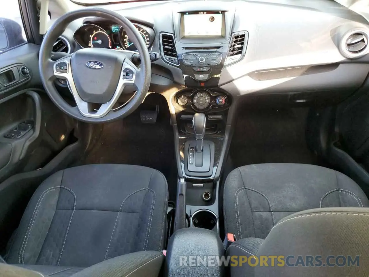 8 fotografías del automóvil dañado 3FADP4BJ2KM137747 FORD FIESTA 2019